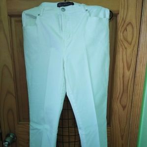 Gloria Vanderbilt Classic White Jeans
